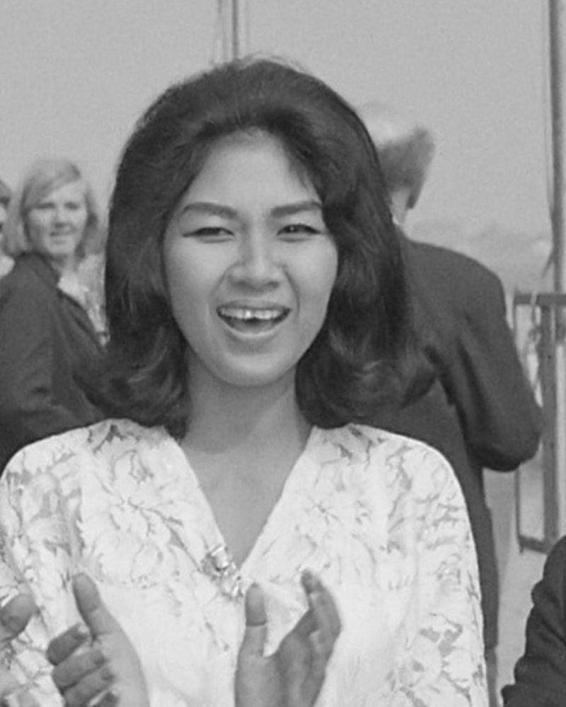 Instagram.com/titiekpuspa_official